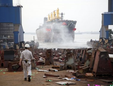 Ικανοποίηση στην κυβέρνηση για την απόφαση του διαιτητικού δικαστηρίου του ICC για τα ναυπηγεία Σκαραμαγκά